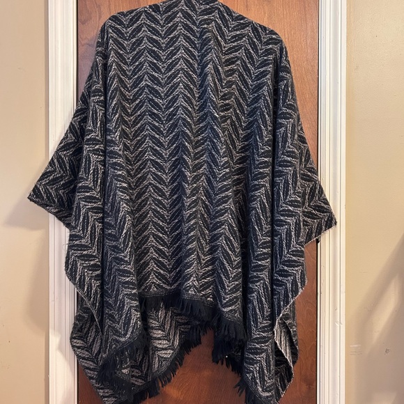 Chevron Patterned Ruana - Picture 2 of 4